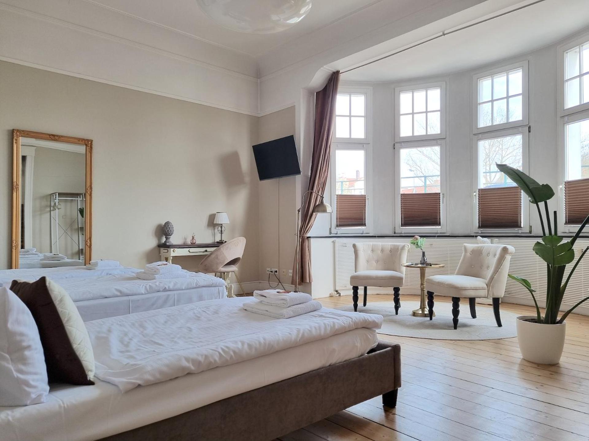 Charysma - Jugendstil Trifft Moderne, Schlafzimmer Mit Smart-Tv, Tischfussball, Darts, Parkplatz Hamelin Exterior photo